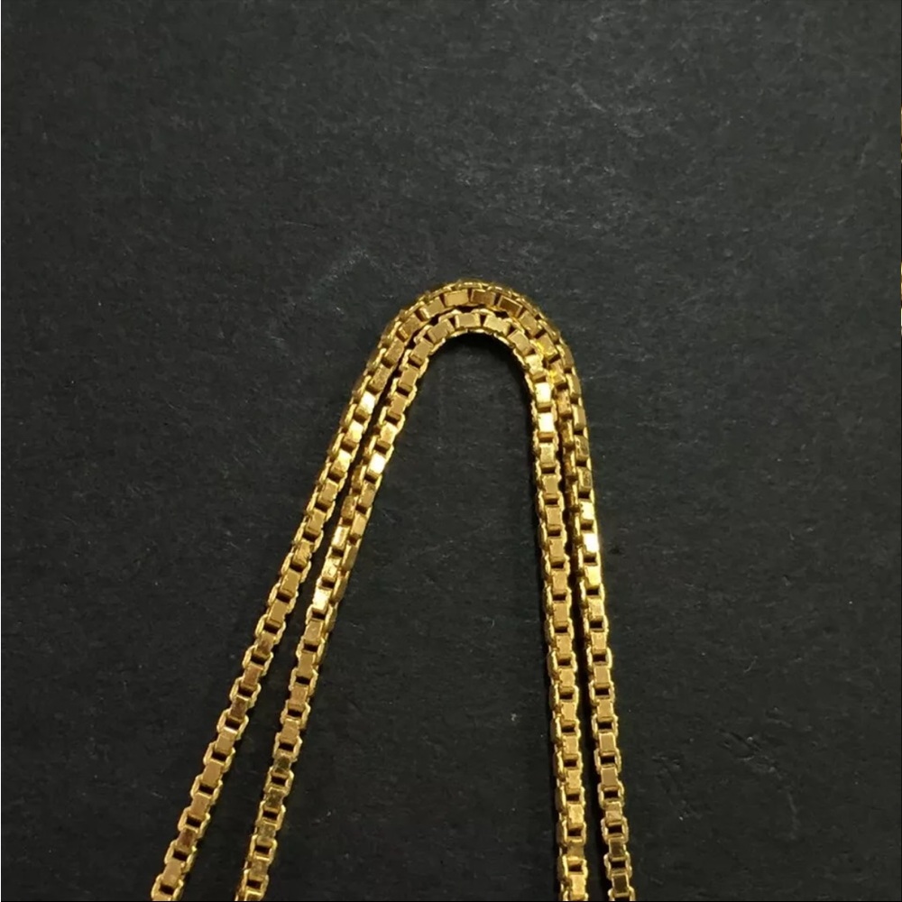 SOLD❤️ DIOR Gold Star Logo Circular Cutout Detail Necklace - Picture 9 of 11